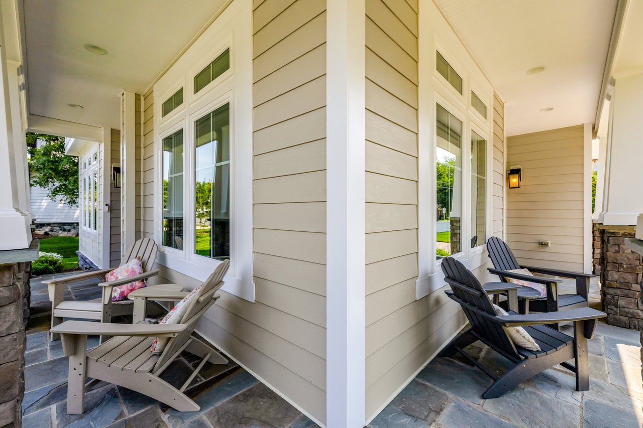 300 Jade Ct NW