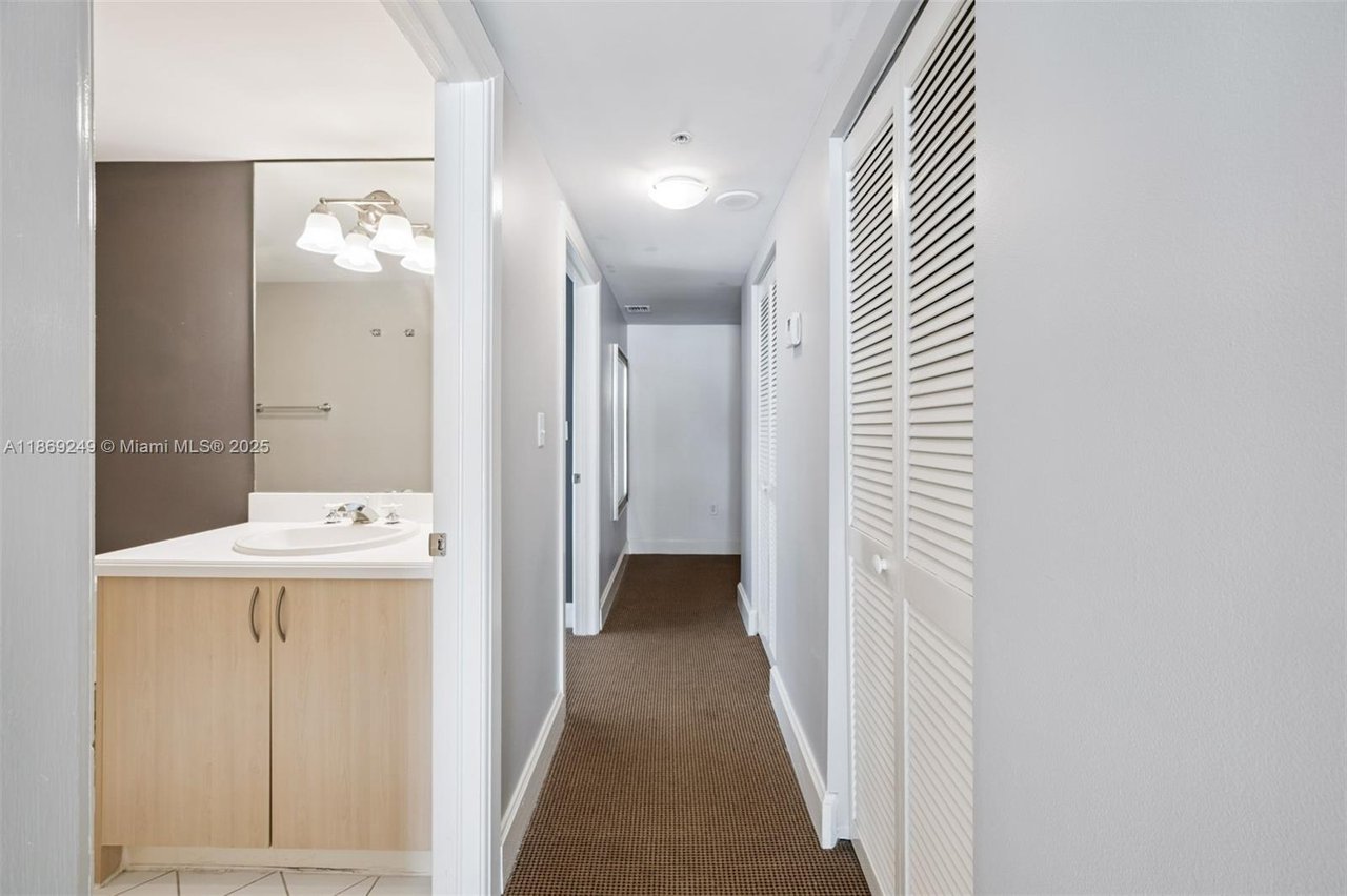 2951 S Bayshore Drive | Unit 917