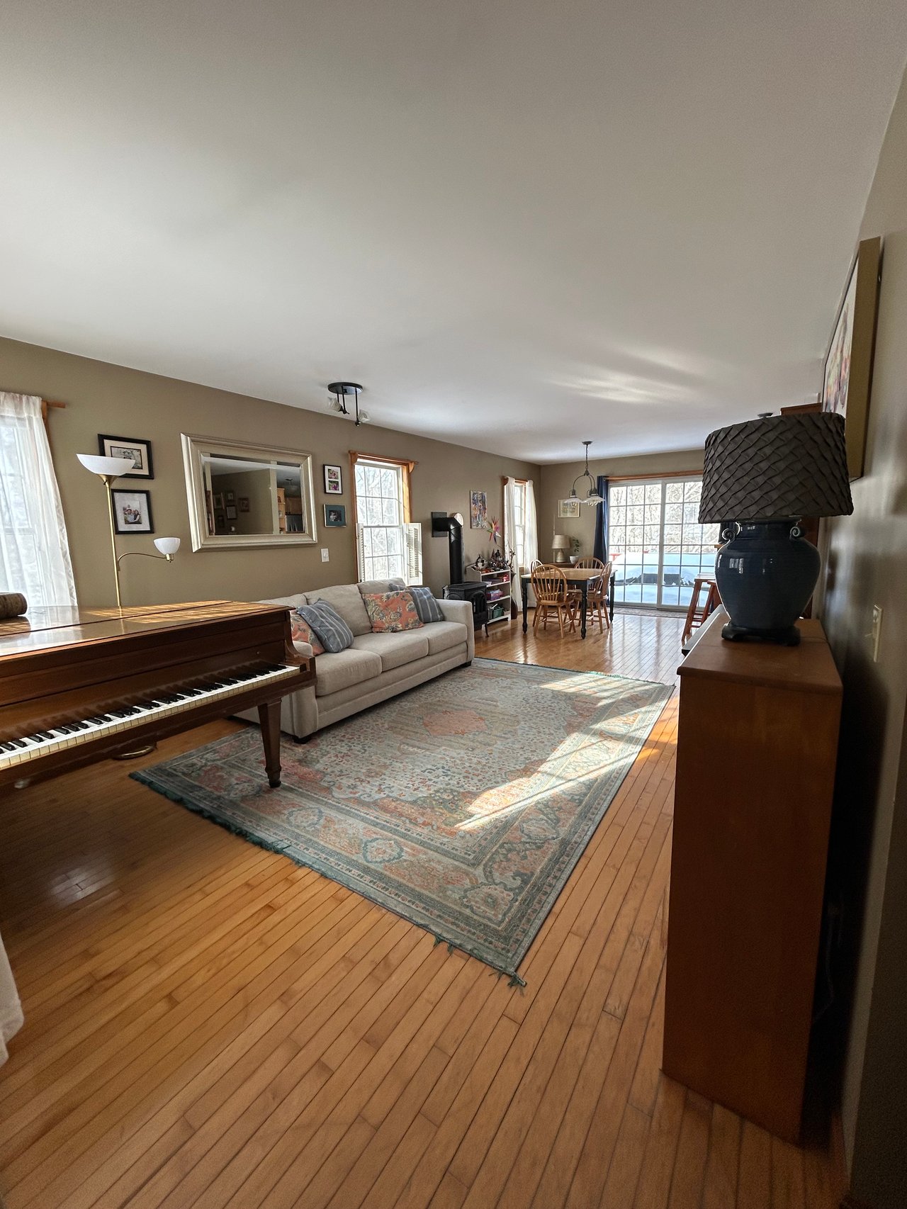 56 Lake Av, Rockland