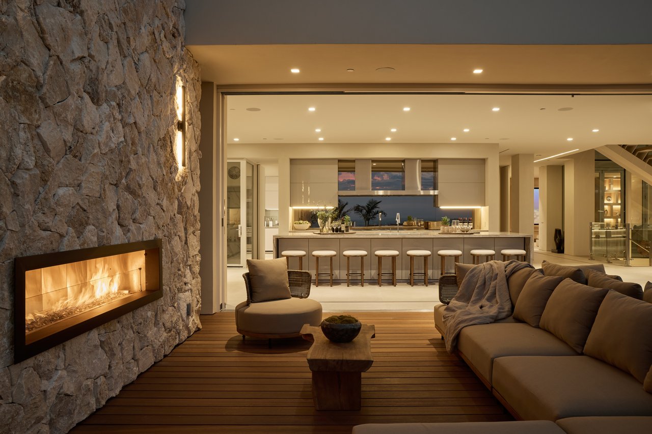 1615 Blue Jay Way, Bird Streets