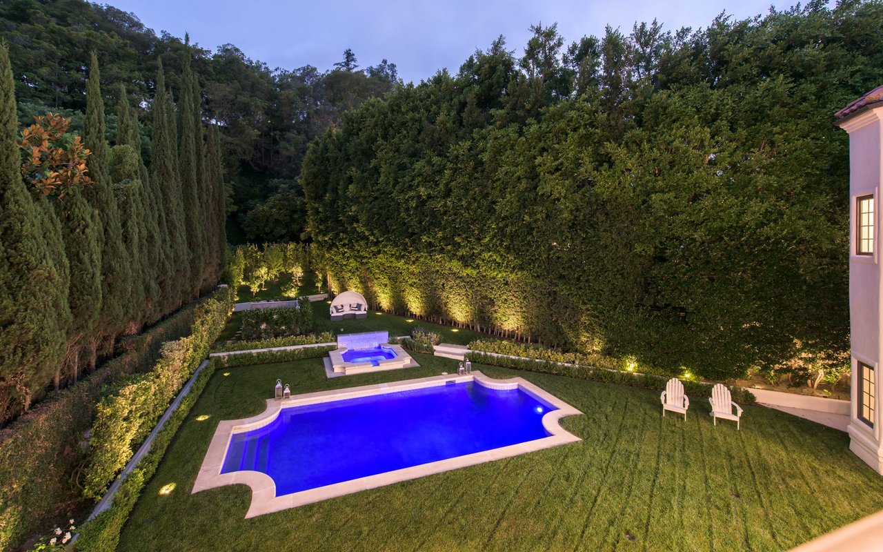 1275 Benedict Canyon Dr