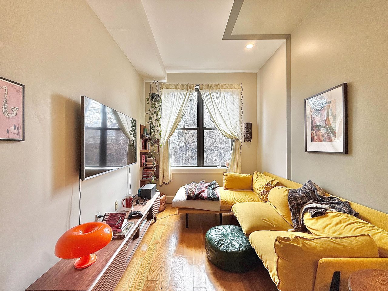 250 Melrose Street 2L