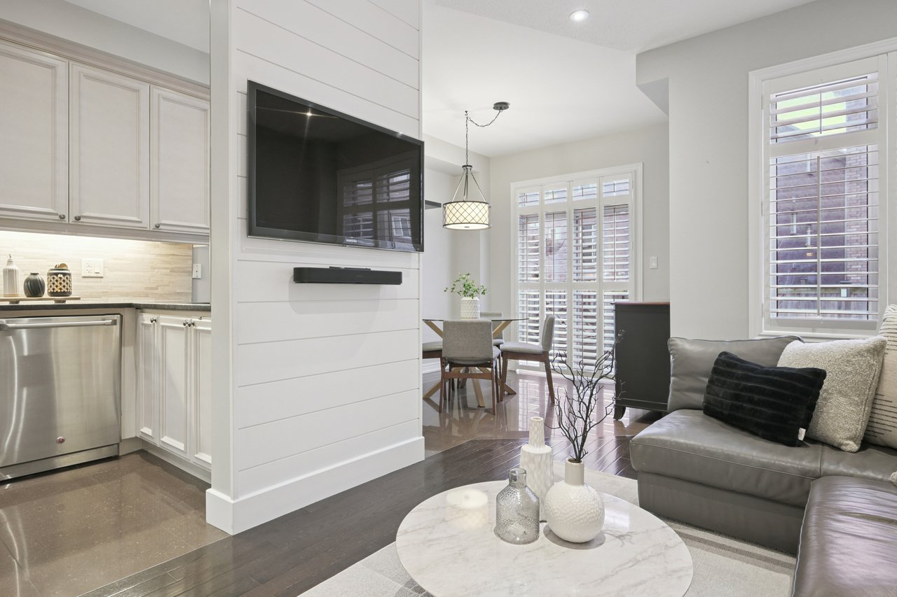 Gorgeous End Unit Townhome