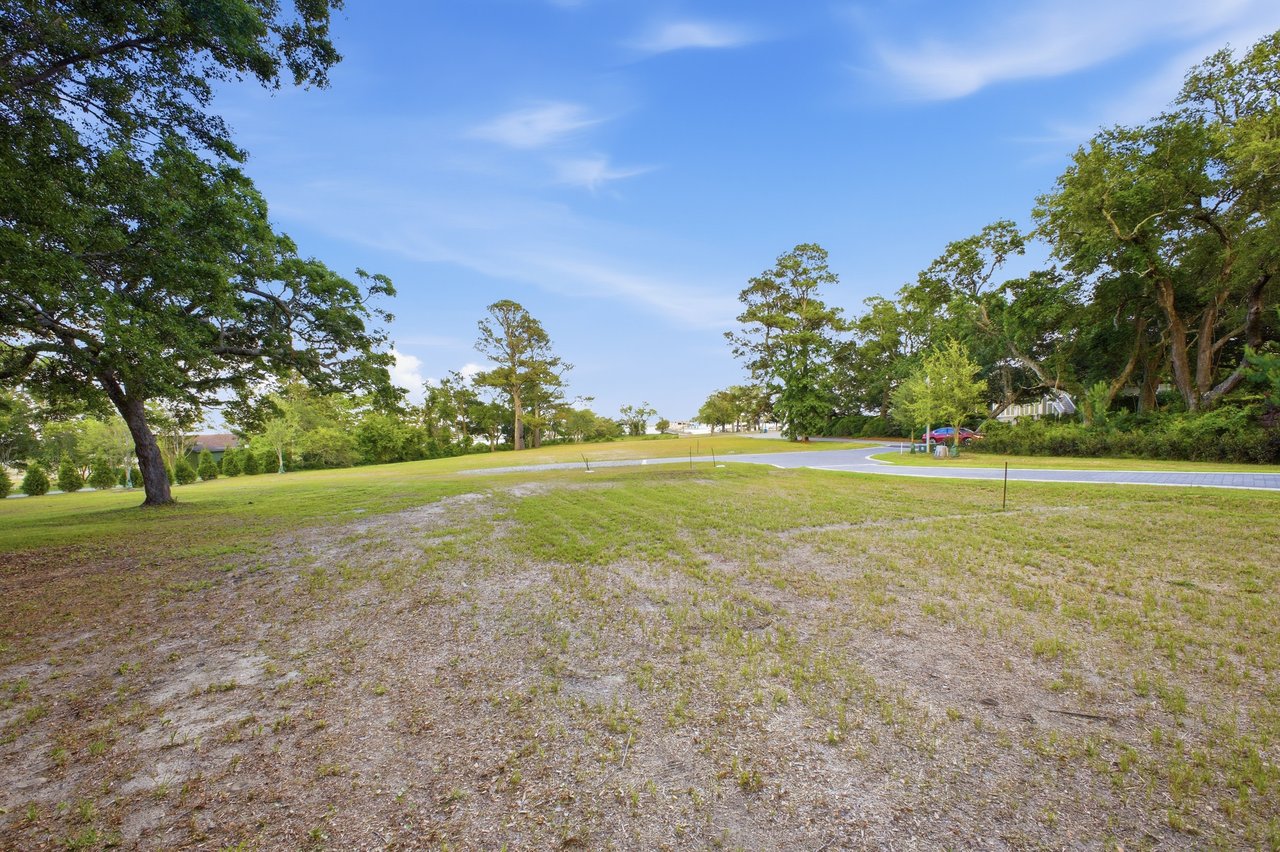 200 & 201 Oyster Bay Lane Lots