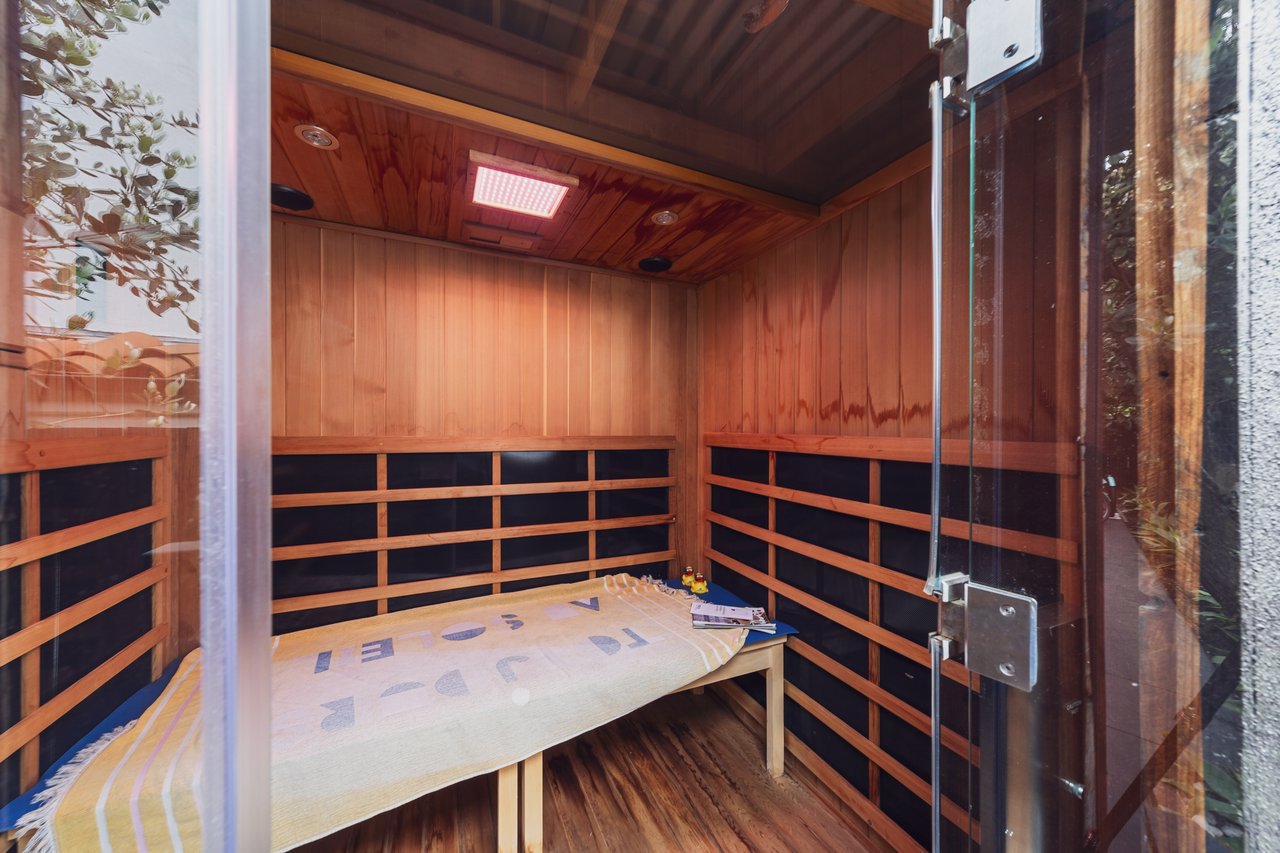 295 Mabery Rd, Santa Monica