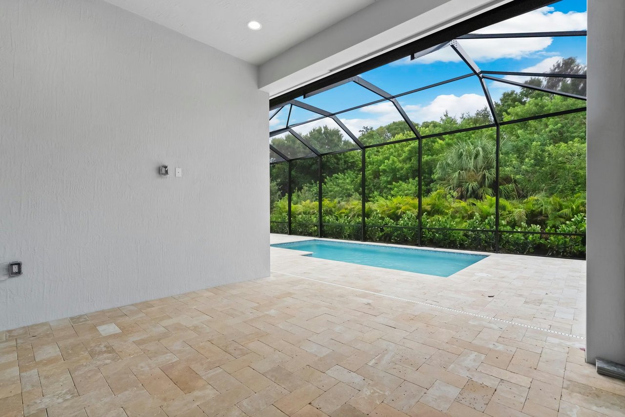 4243 Lucaya Pointe Wy