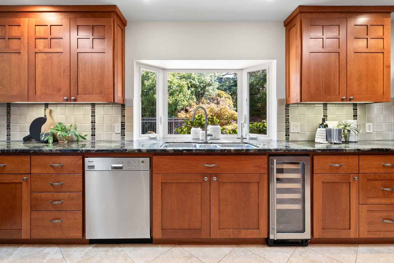 247 Marchmont Dr