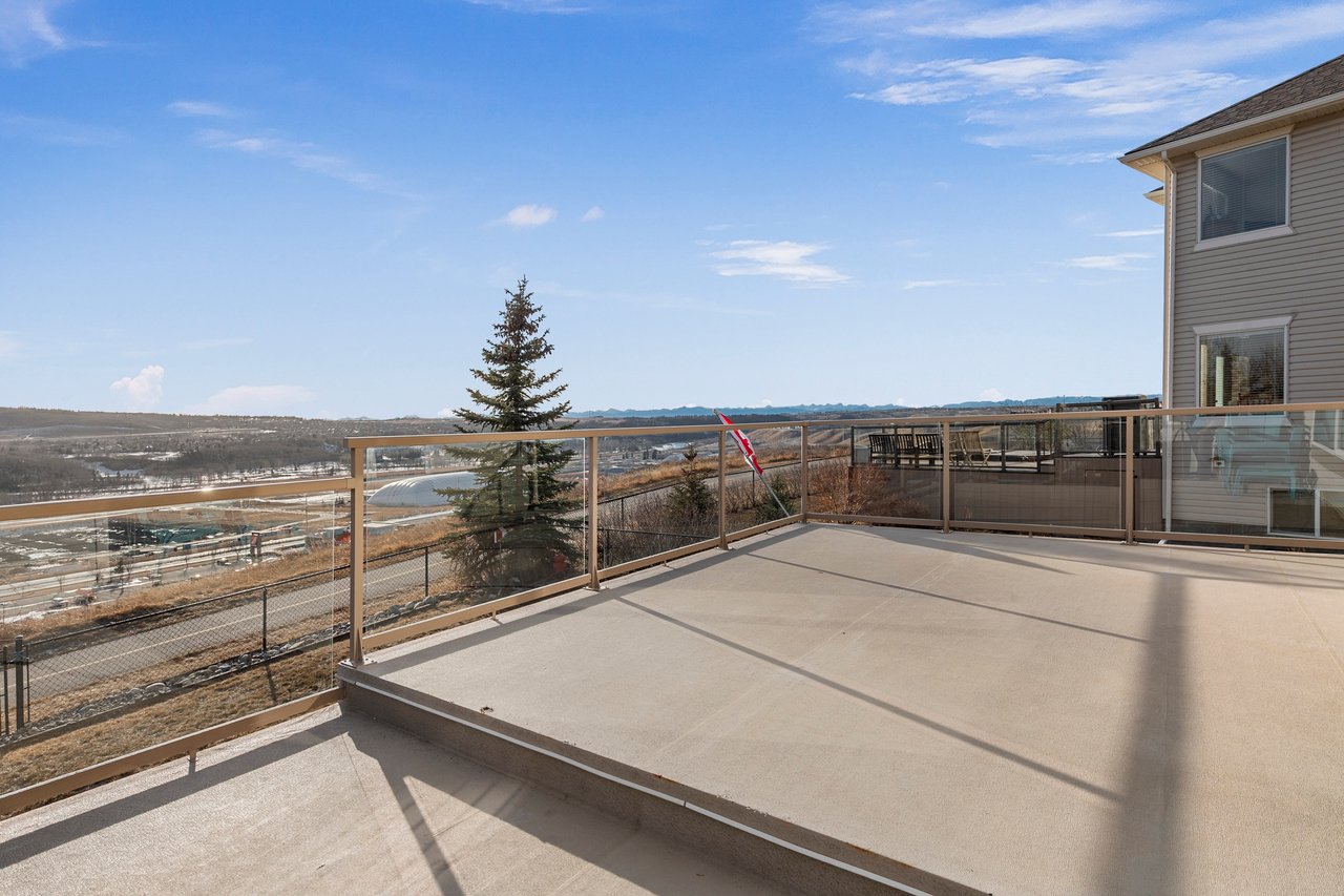 98 Tuscany Ravine Close NW