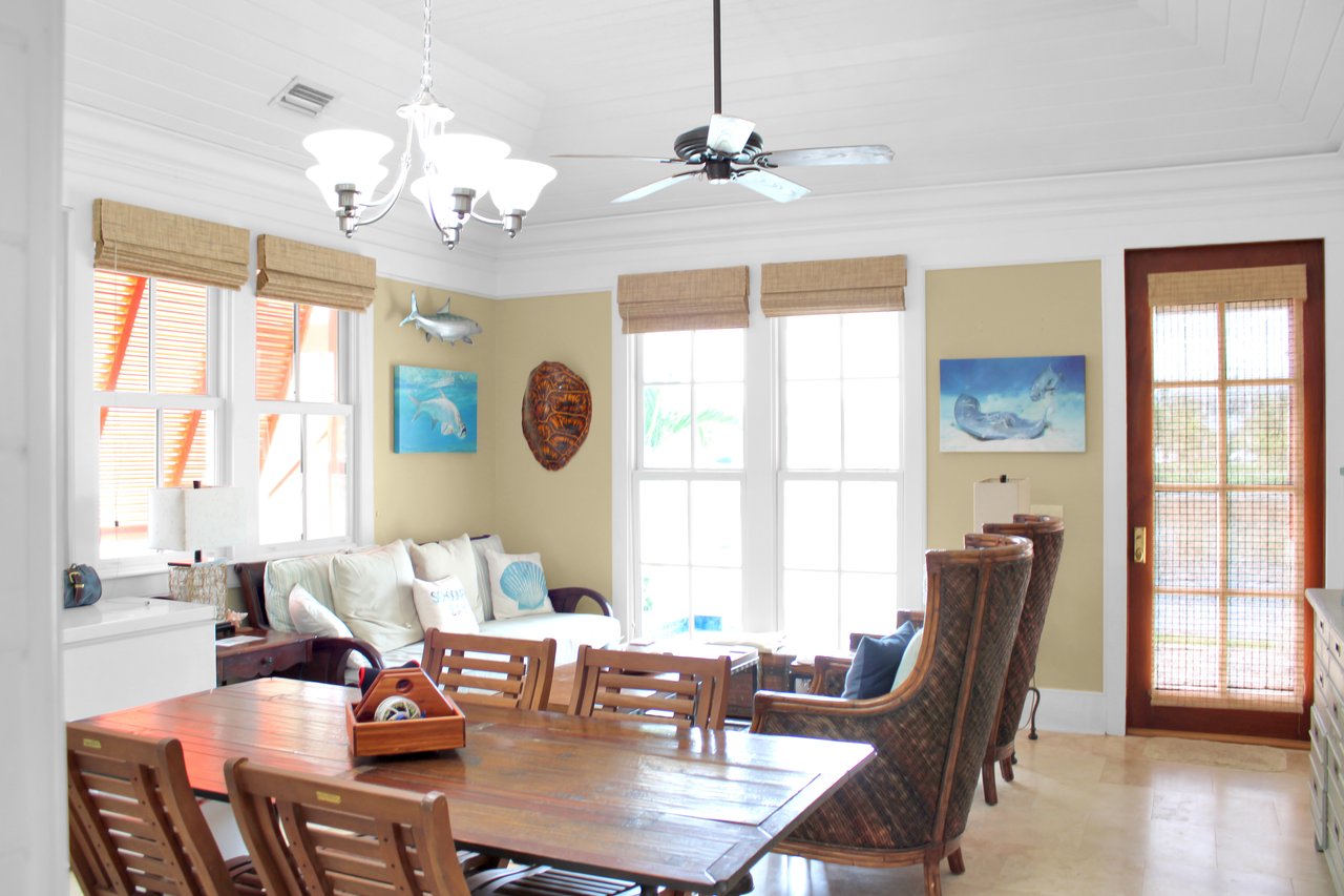 Fish Talez, Schooner Bay 