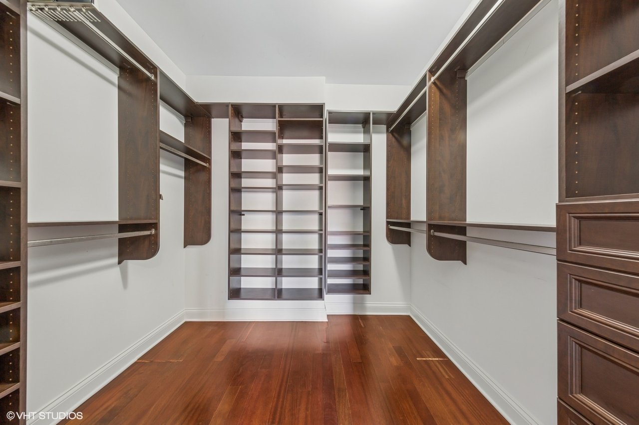 1244 W Cornelia Unit 1 