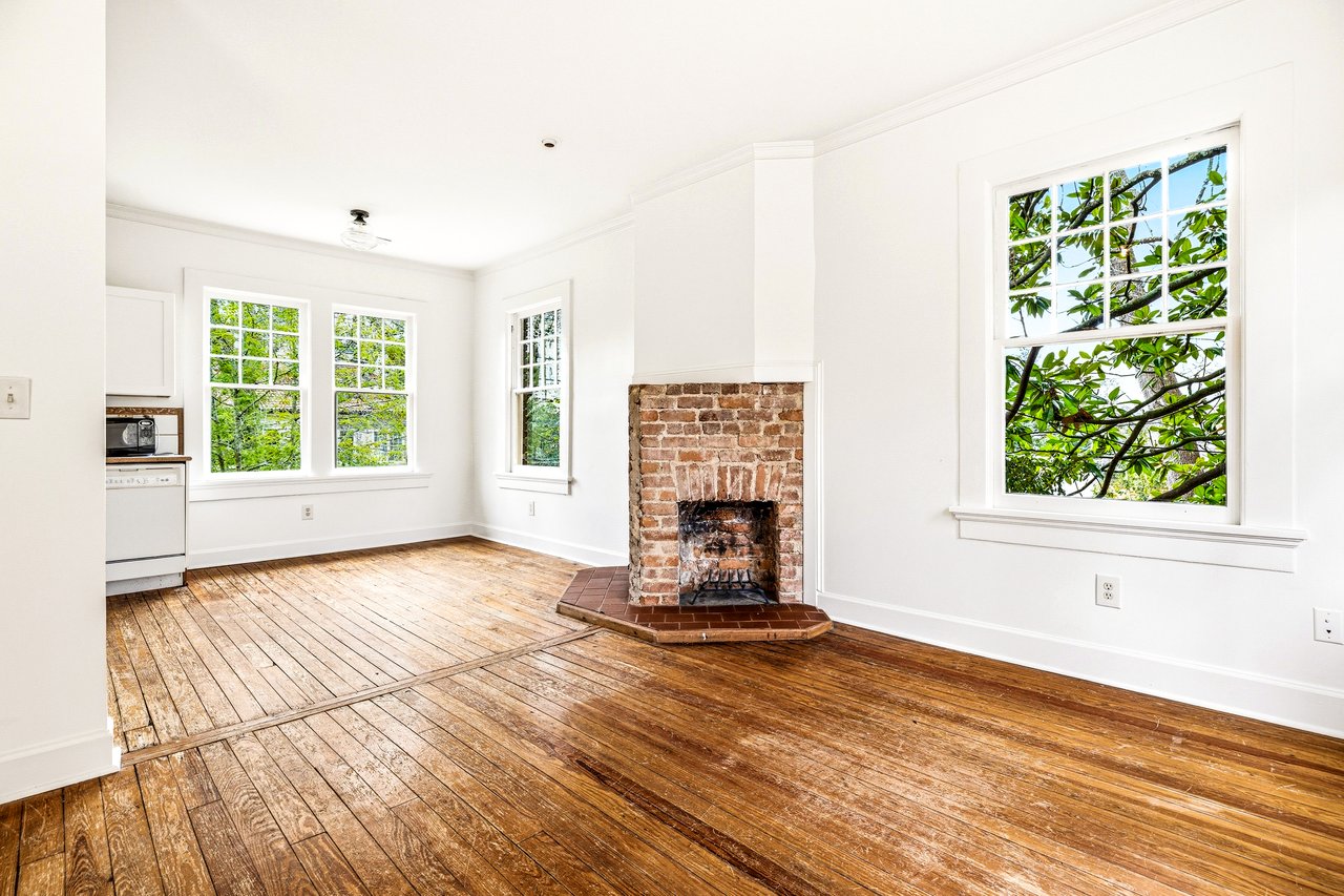 794 Springdale Road NE