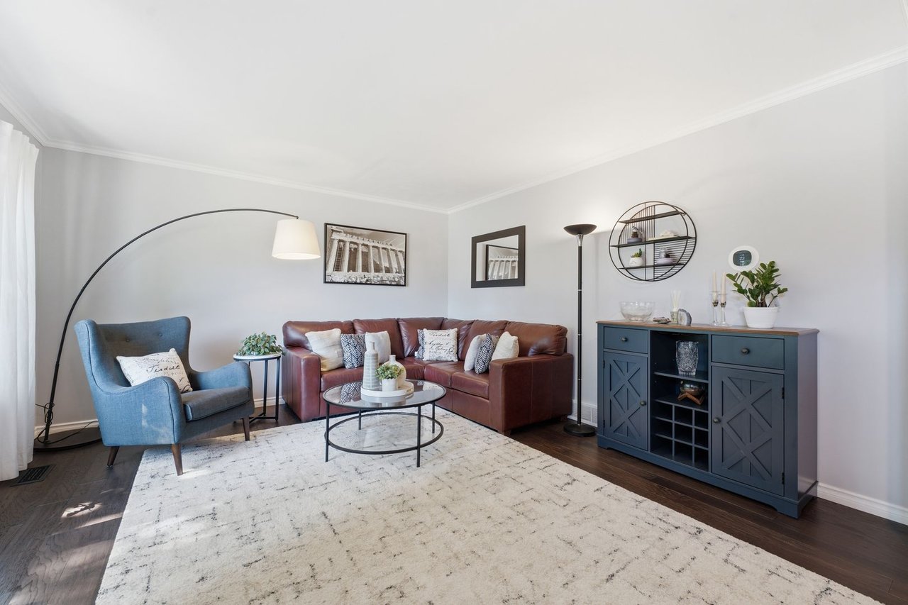 2 Wedgewood Ave