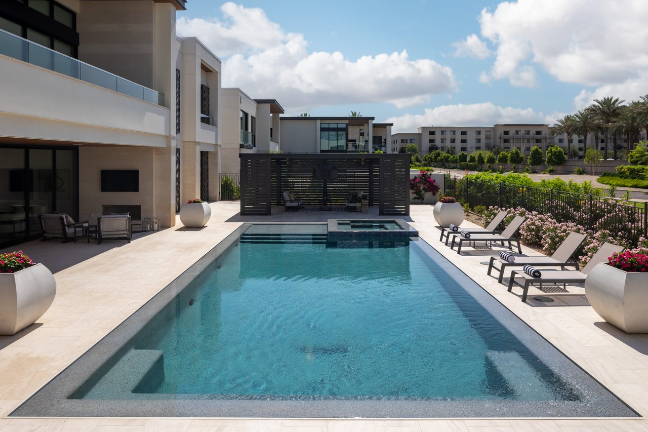 6587 N PALMERAIE Boulevard, 1050