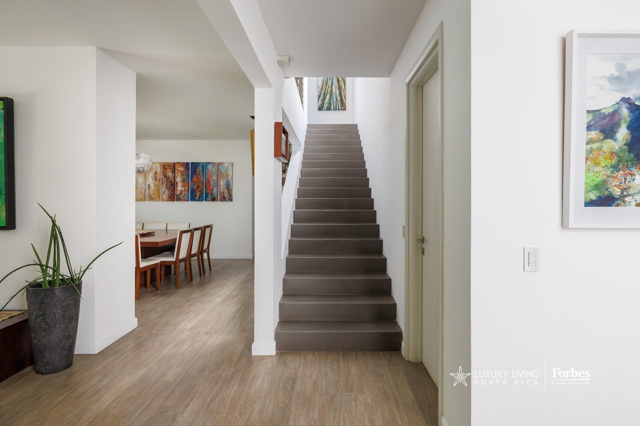 21465 - Modern 6 bedroom house with pool, garden and terrace front golf course