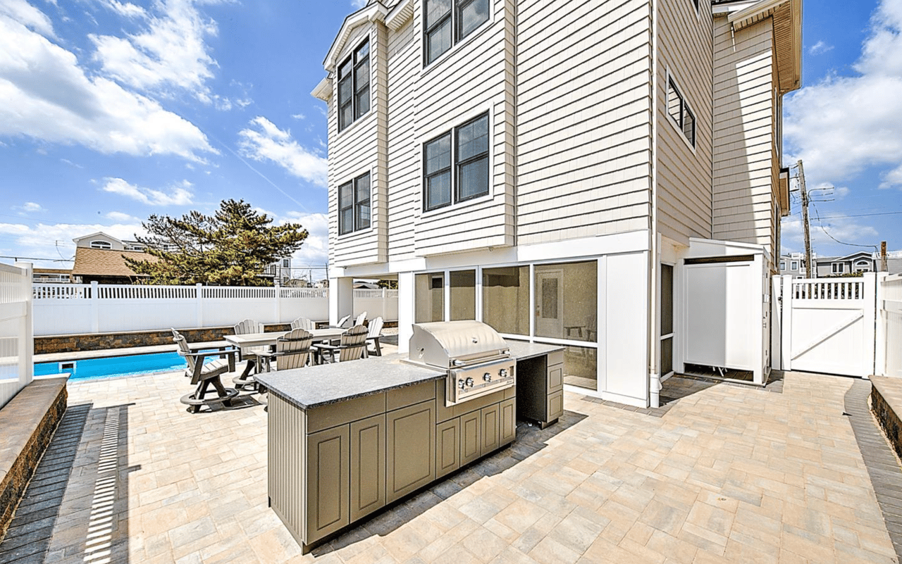 5205 West Ave - Pet Friendly