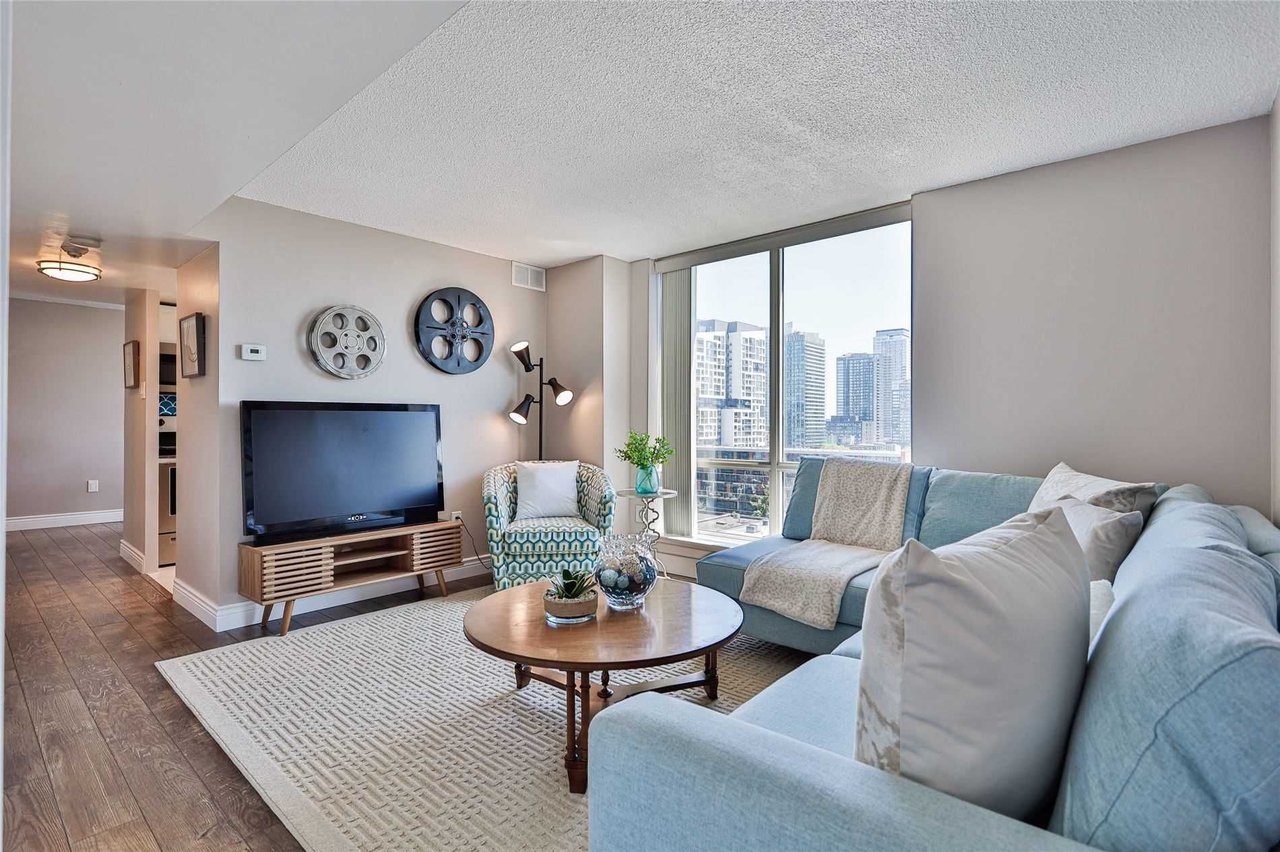 701 King Street W 806