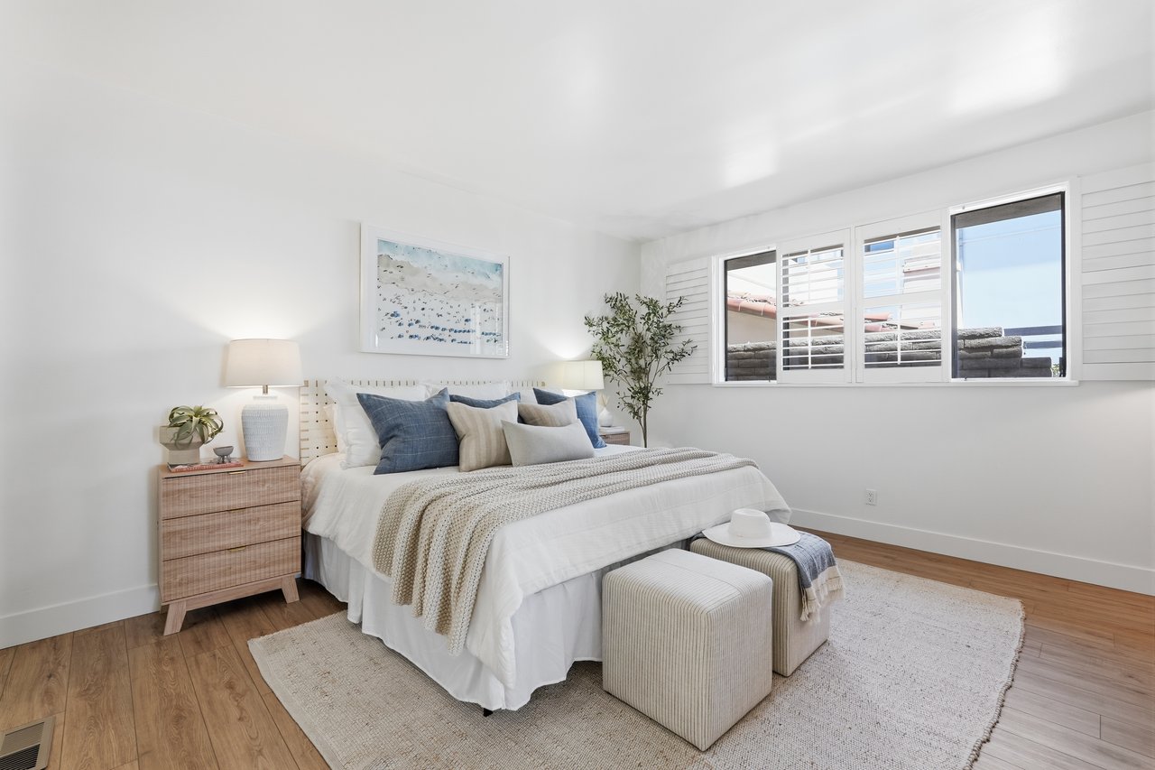 2516 The Strand