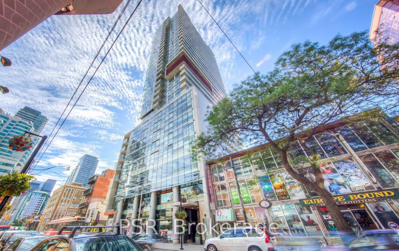 375 King St W 701