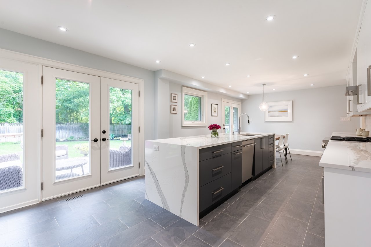 2267 Cedarberry Court, Oakville