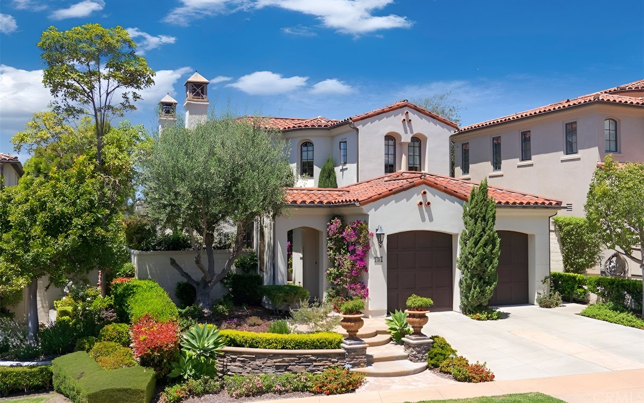 Seaside Villa with Stunning Ocean Views of Catalina Island, Coastline, and Palos Verdes