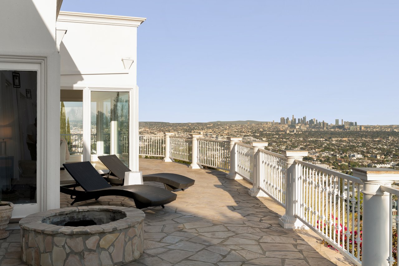 8527 Hedges Way, Hollywood Hills