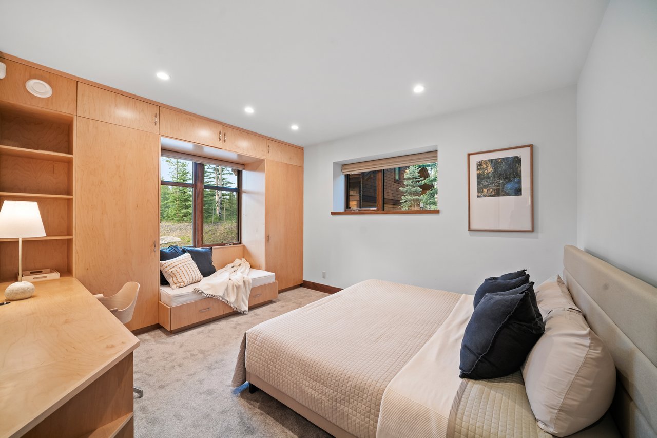 Refined Mountain Living at Cairns Landing