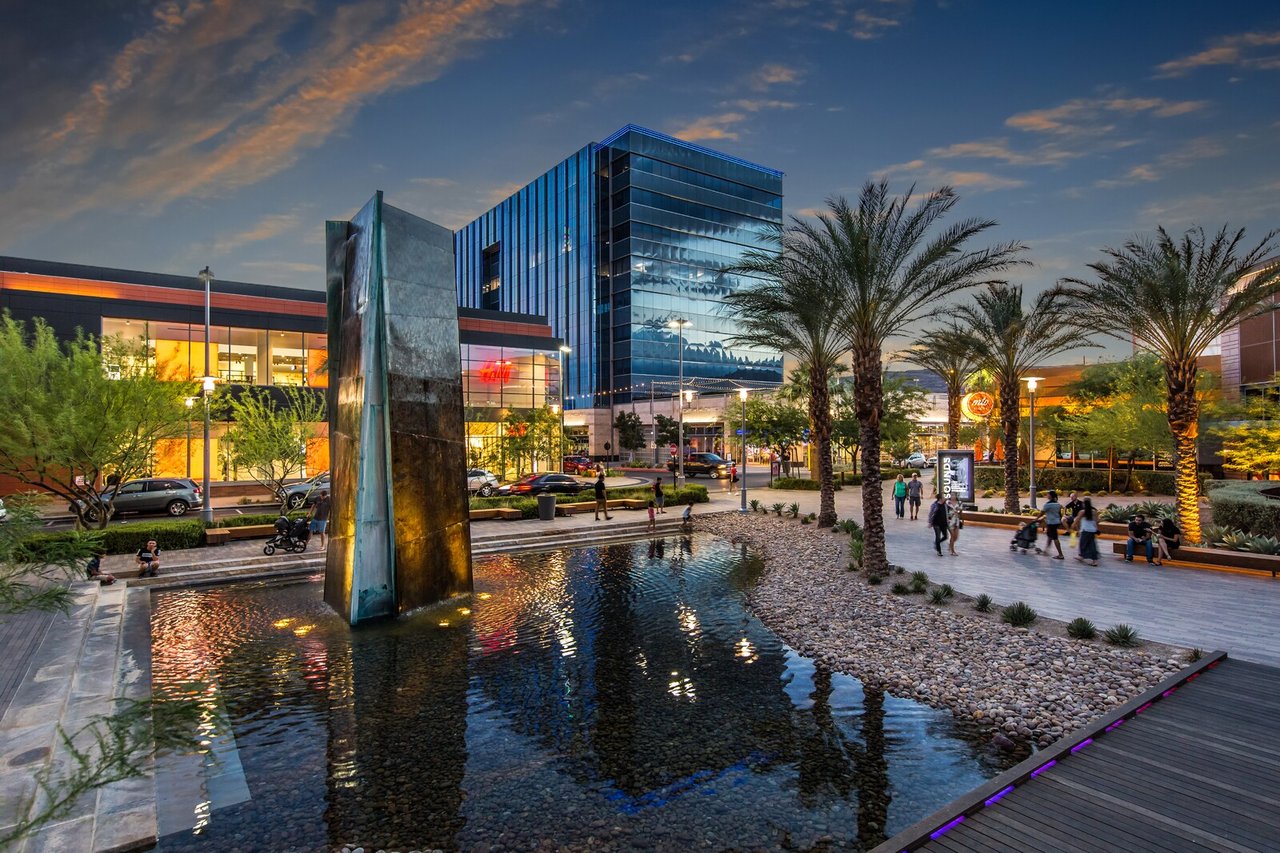 Sip Happens: Best Happy Hour Bars in Summerlin You Can’t Miss!