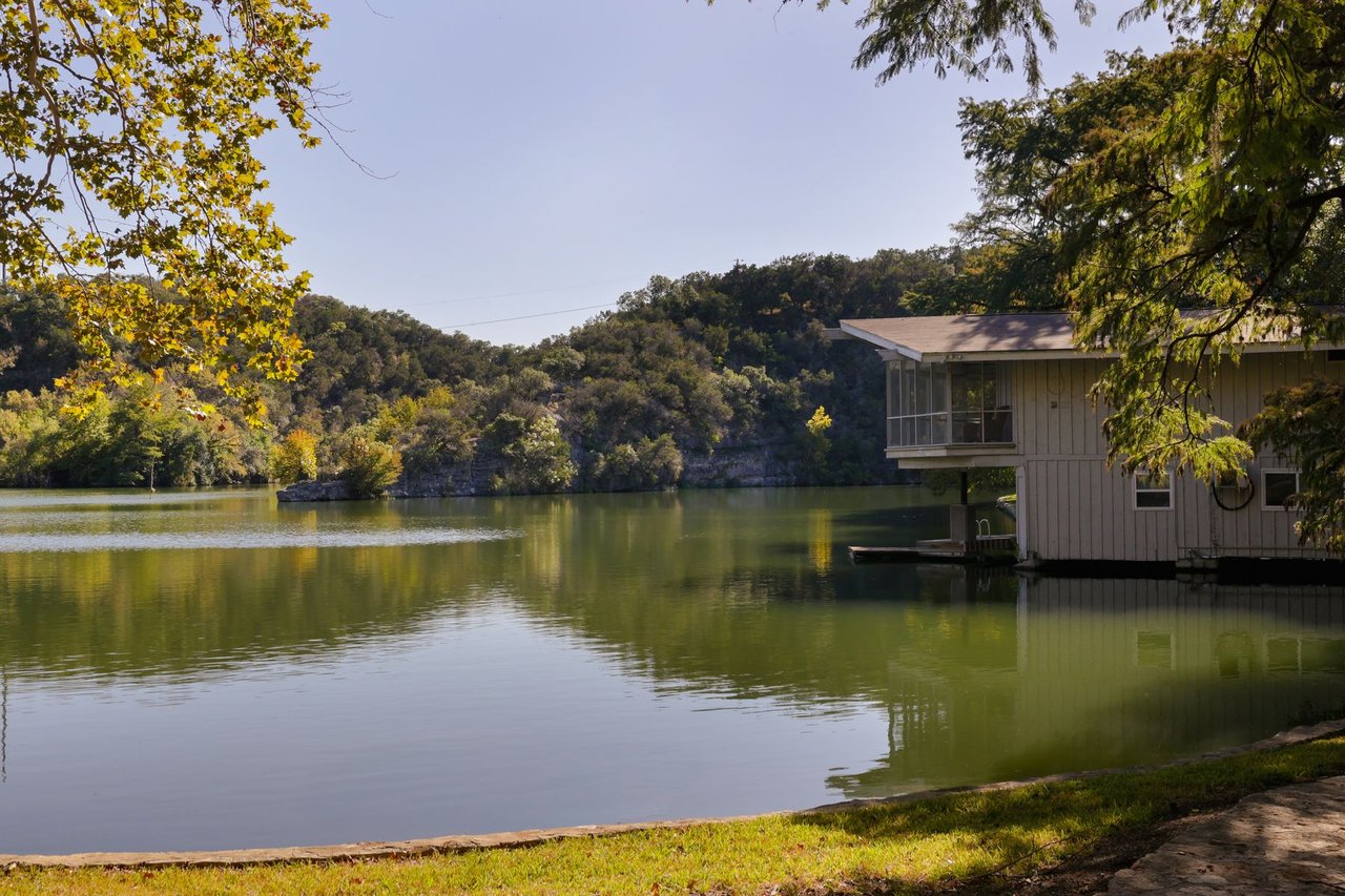 The Peninsula of Lake Austin 