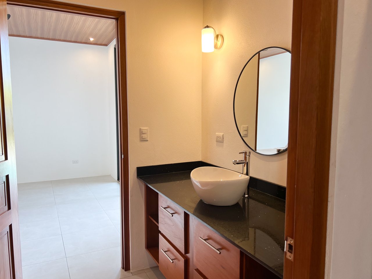 Clean, Modern Home Near Uvita Beach – Perfect Rental or Getaway