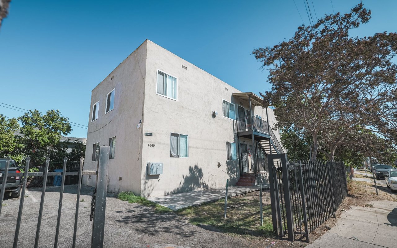 1640 E 49th St