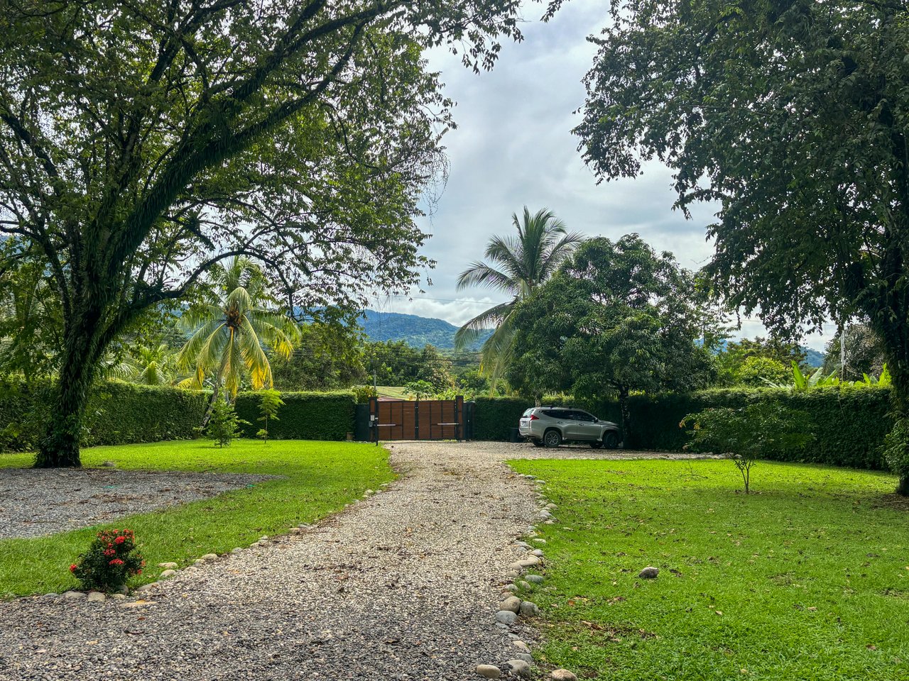 OJOCHAL JUNGLE HOME | EXPANSIVE LAND & DEVELOPMENT POTENTIAL