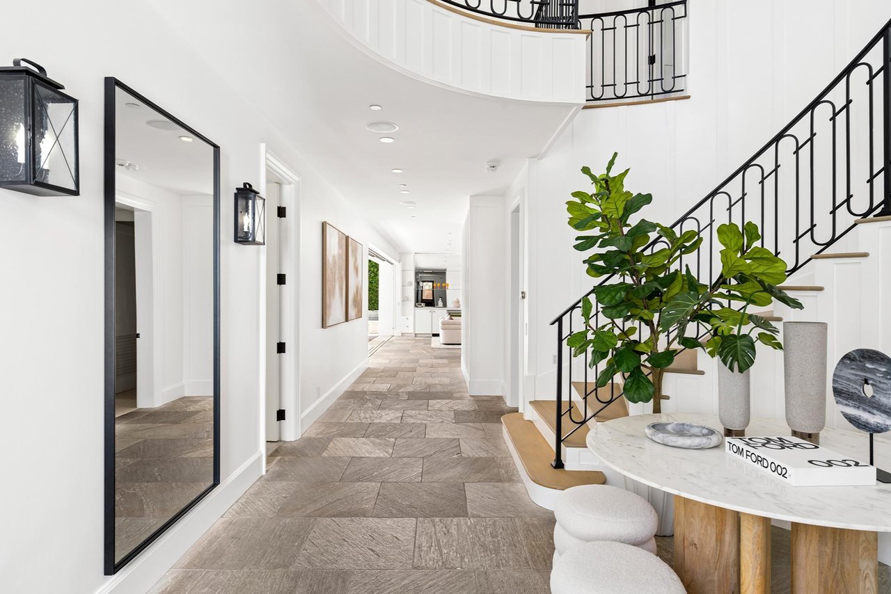 231 Tustin