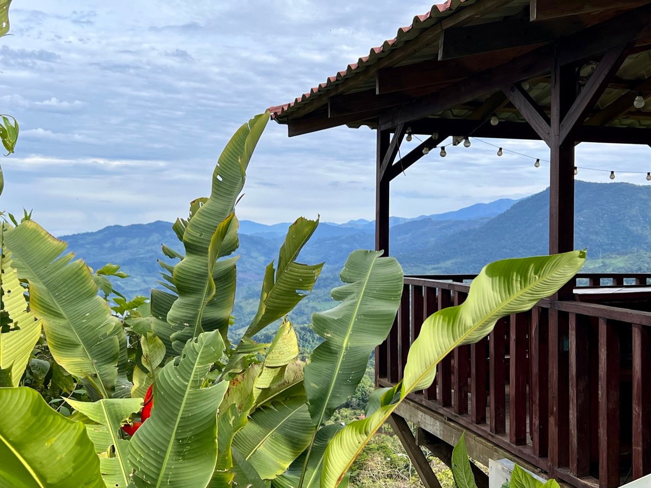 Strategically Located Property with Panoramic Views and Development Potential in Tinamastes