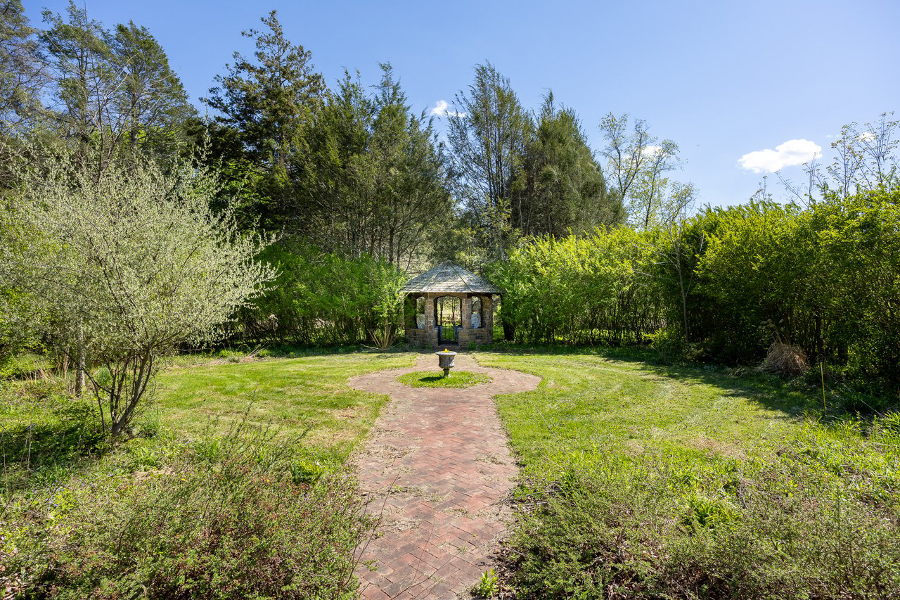 618 Quaker Hill Road