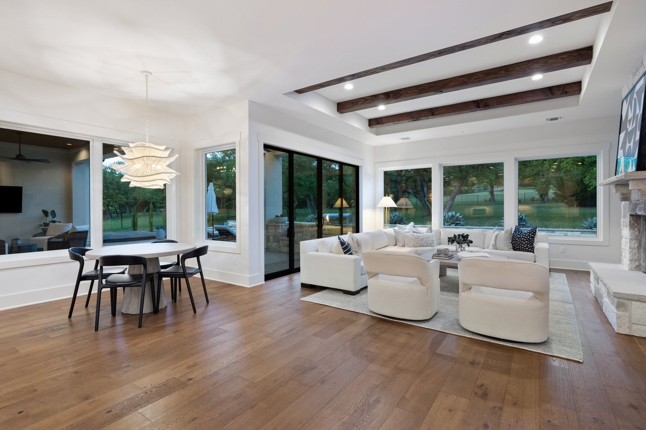 8325 Lakewood Ridge Cv
