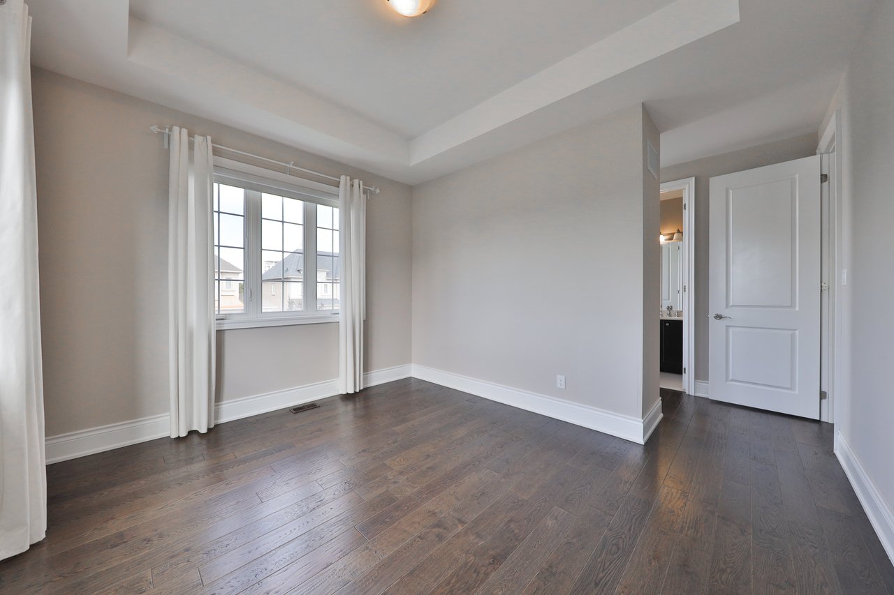 2163 Vineland Crescent, Oakville