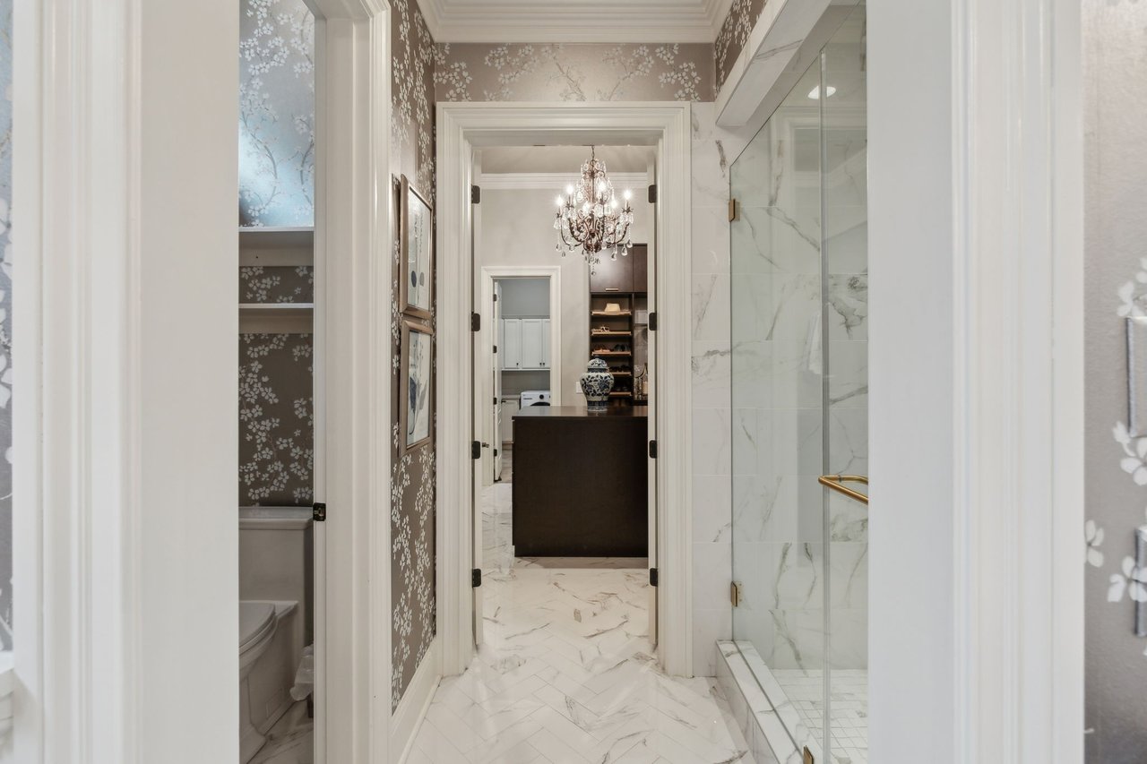 1025 Falling Leaf Cir