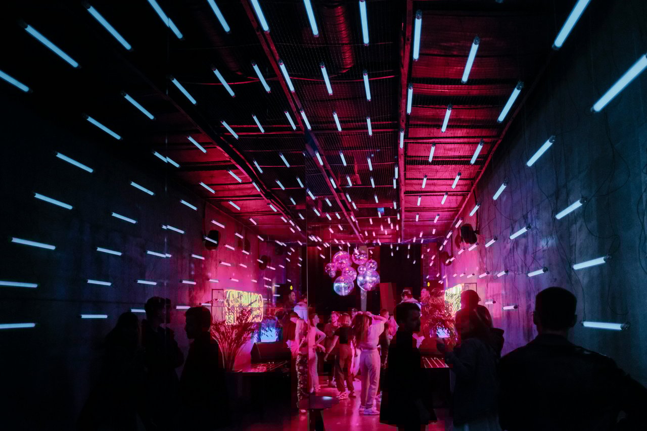 The Best Charlotte Neighborhoods for Nightlife and Entertainment