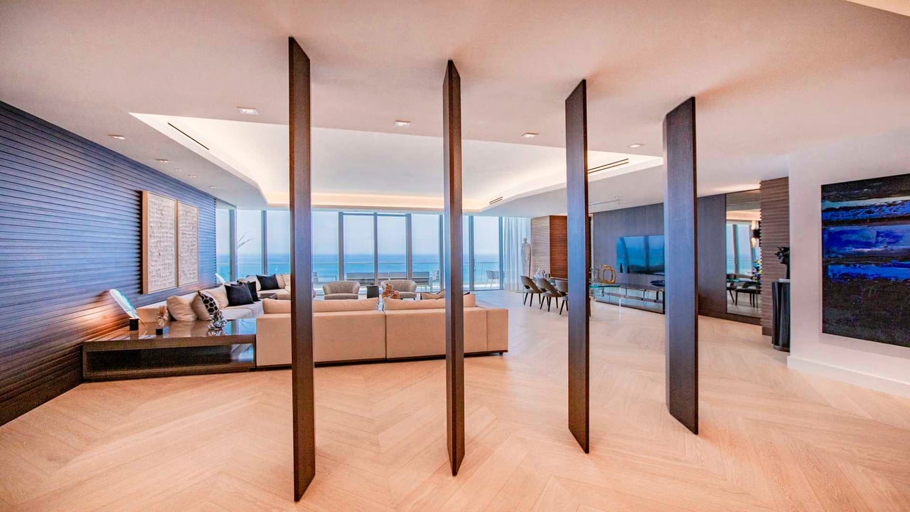 Turnberry Ocean Club dining area 
