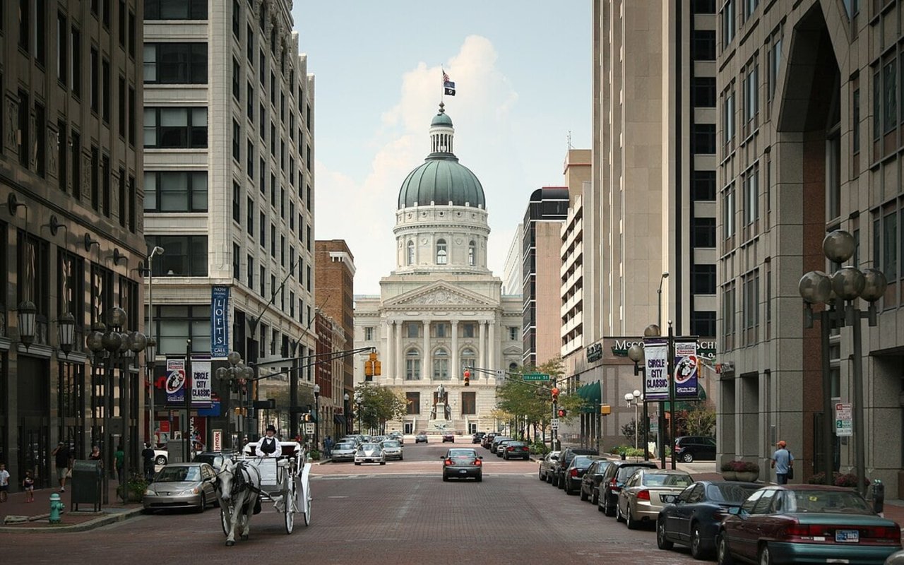 Navigating Indiana’s Commercial Real Estate Market: Tips for Buyers and Sellers in 2025