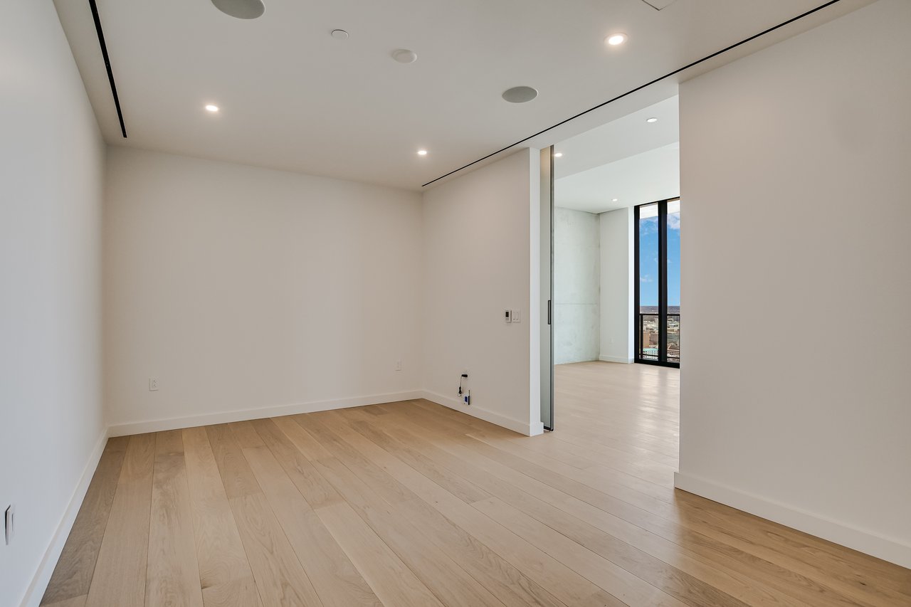 The Modern Sub-Penthouse #5402 North