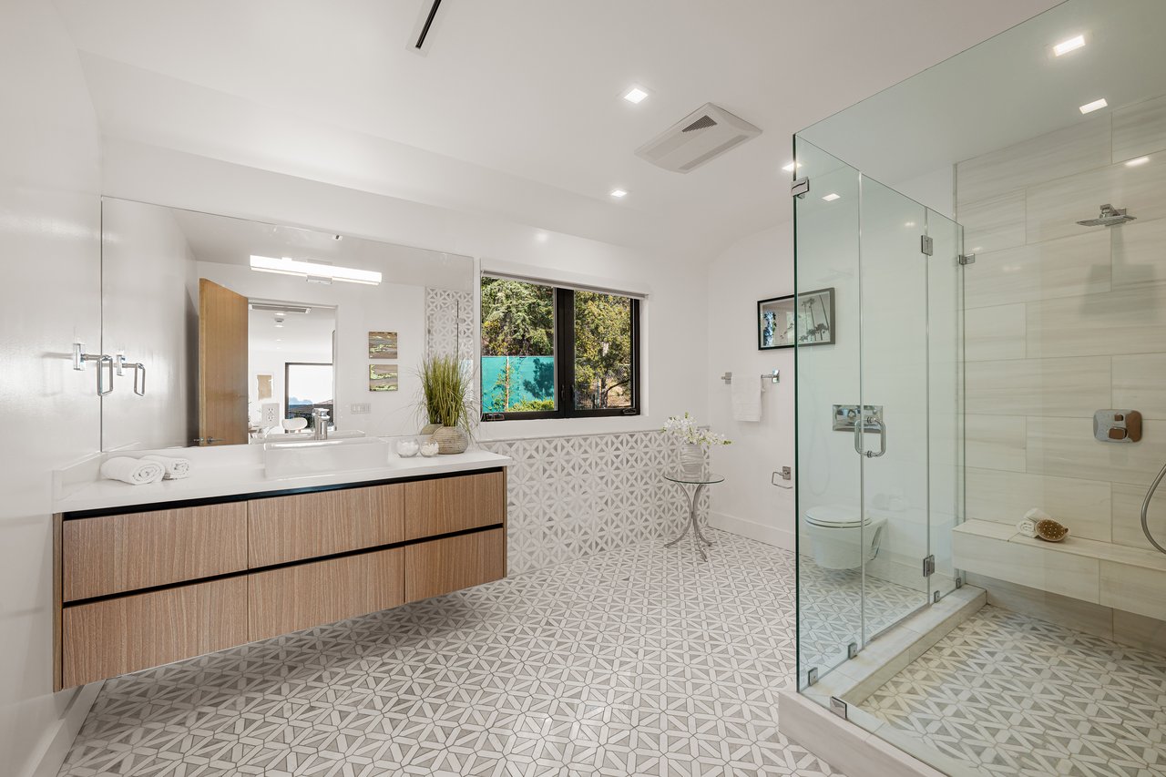 7911 Oceanus Dr, Hollywood HIlls