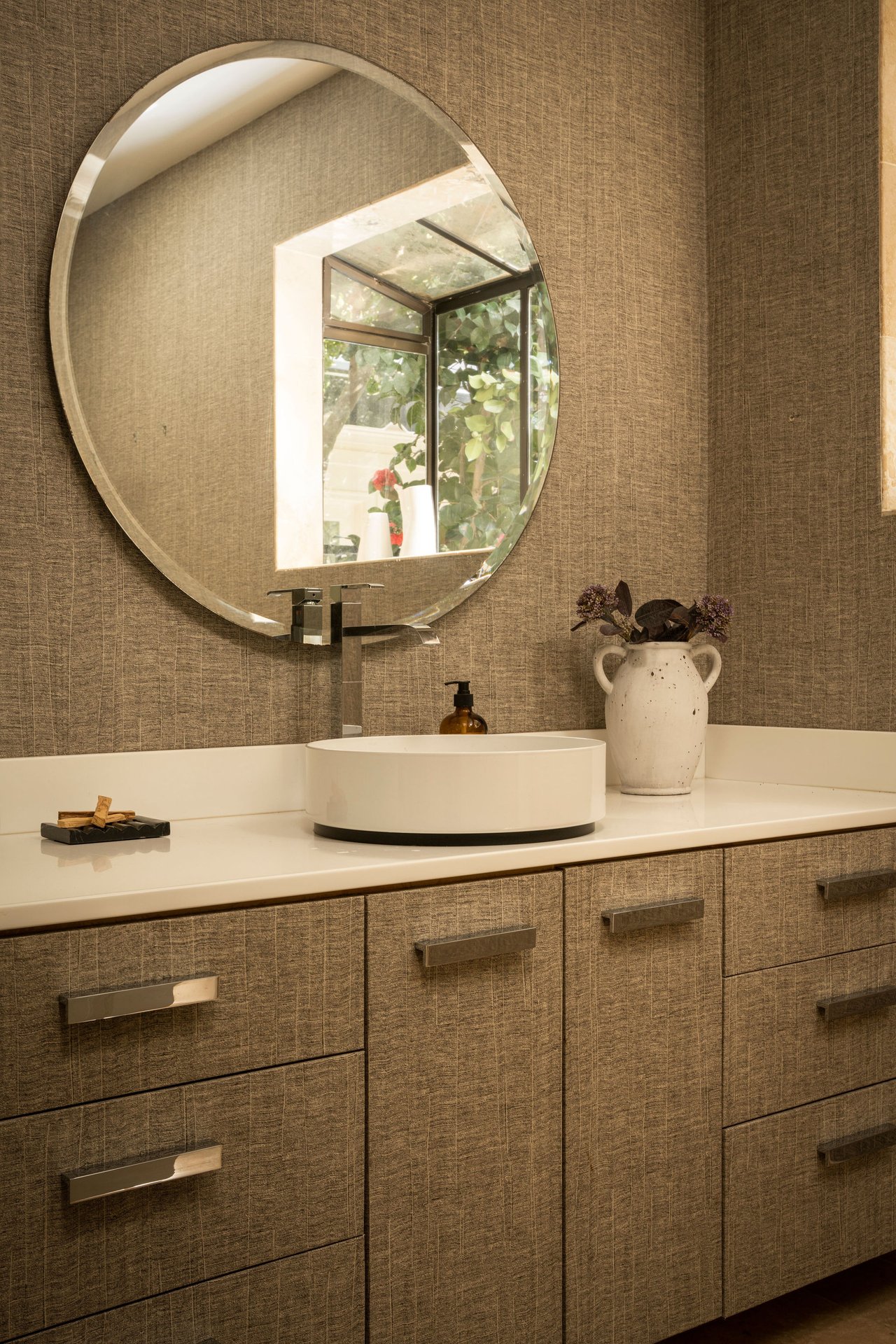 2533 Benedict Canyon Drive