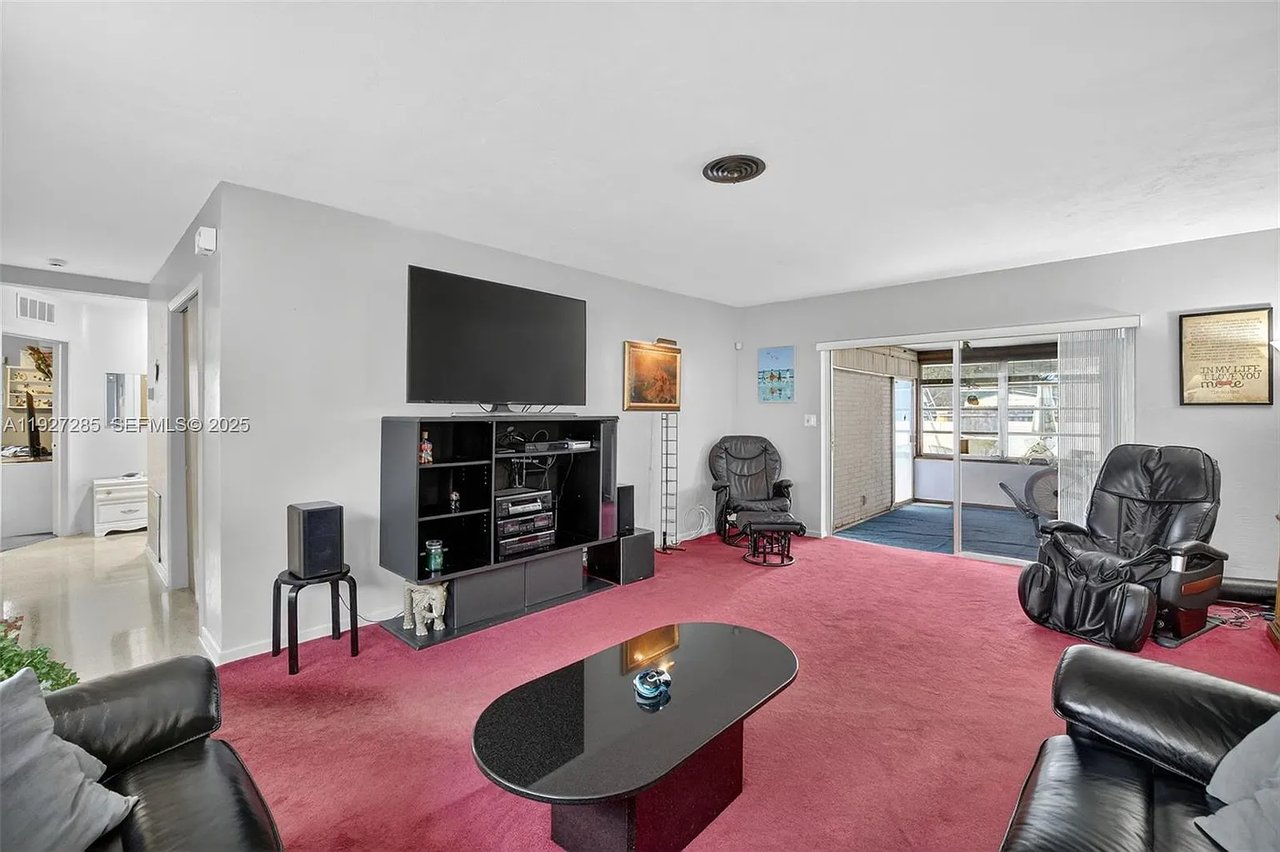131 SW 58th Ave