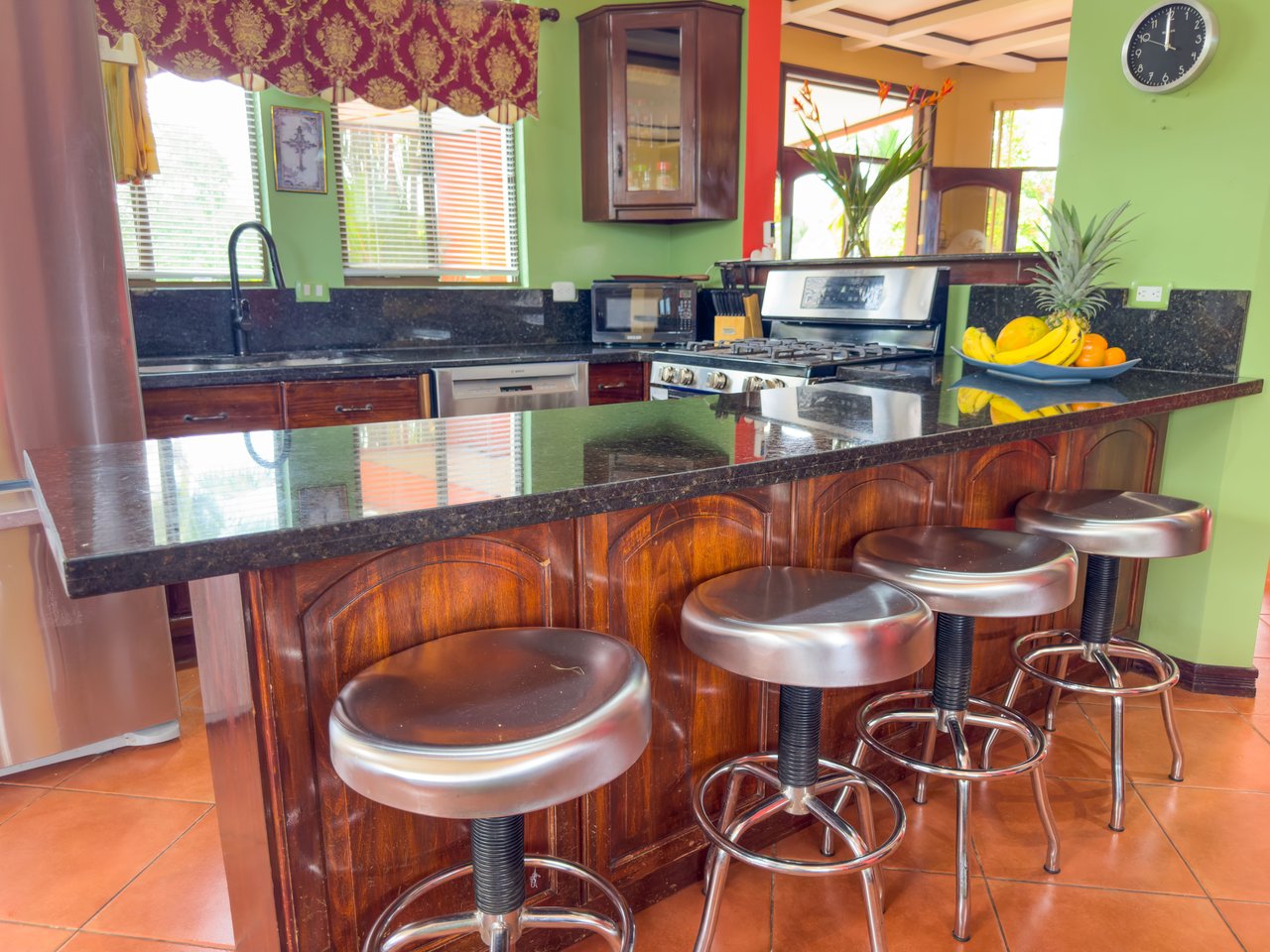 Tropical Estate in Gated Community near Quepos