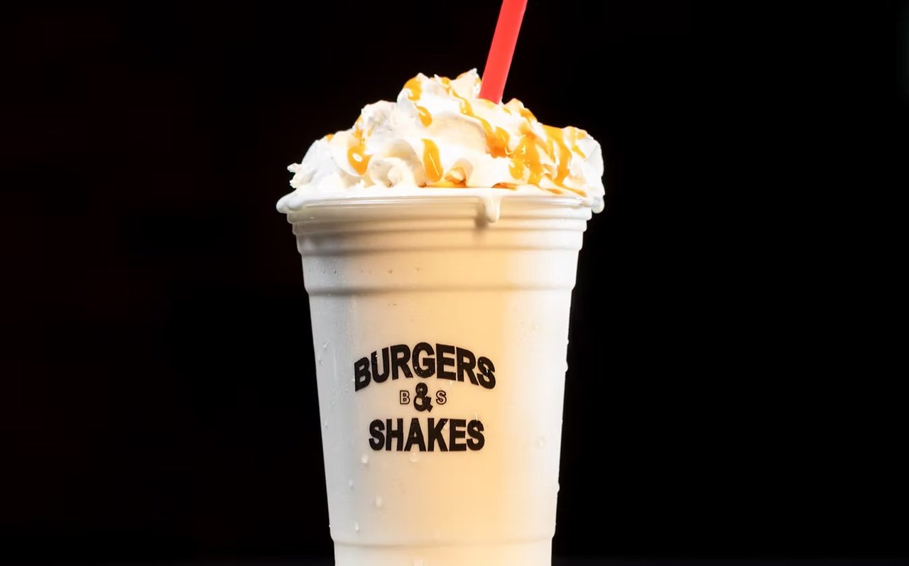 Burgers & Shakes Opens in North Miami