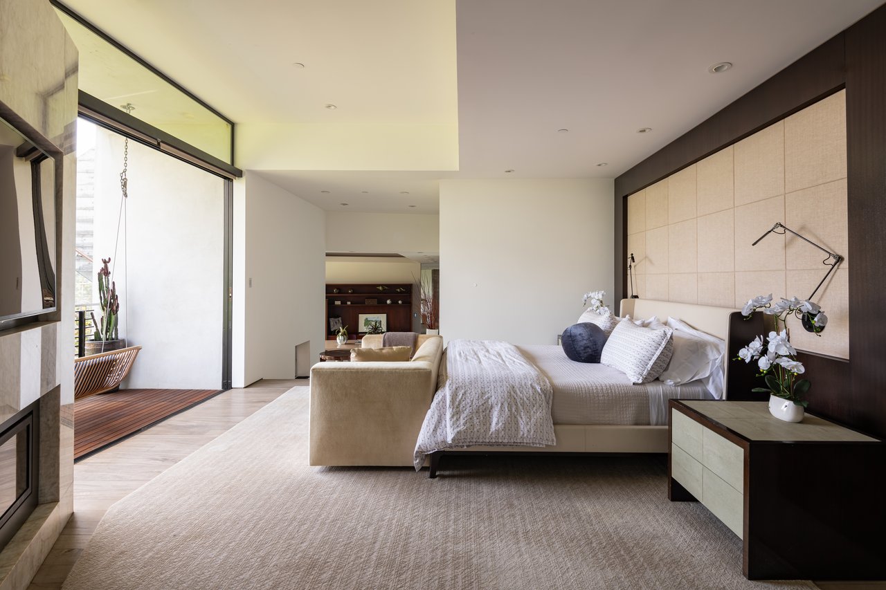 314 N Barrington Ave, Brentwood