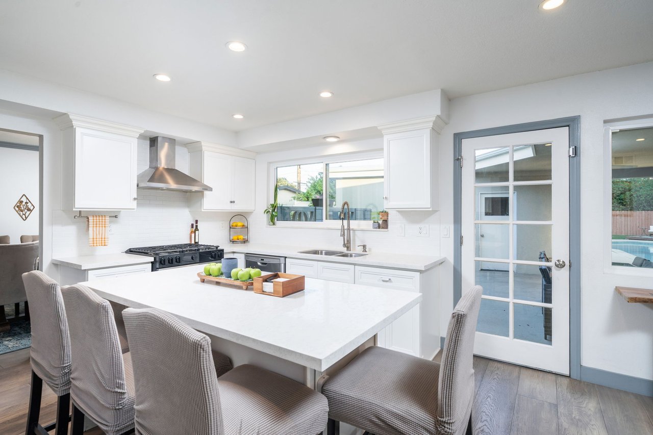 2129 N San Marcos Place