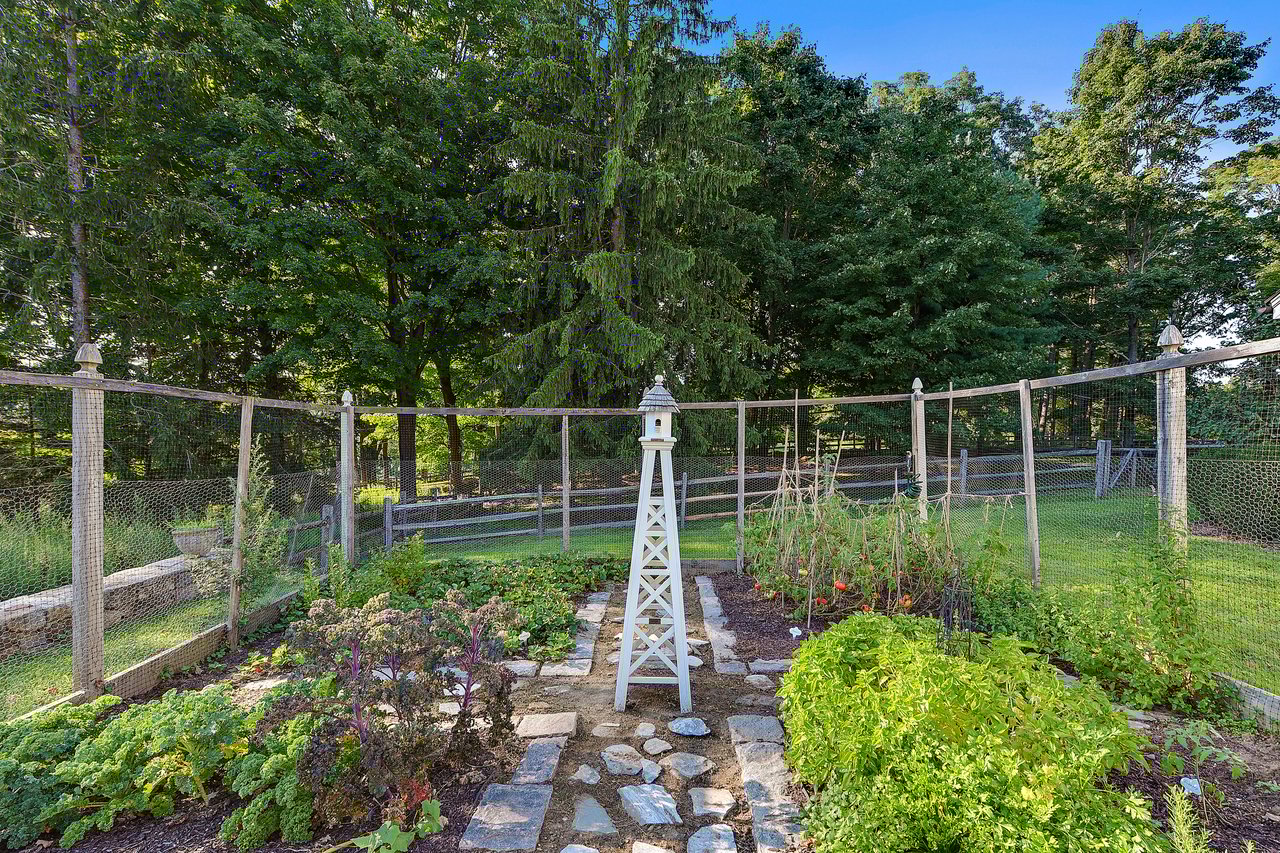 16 Whippoorwill Road