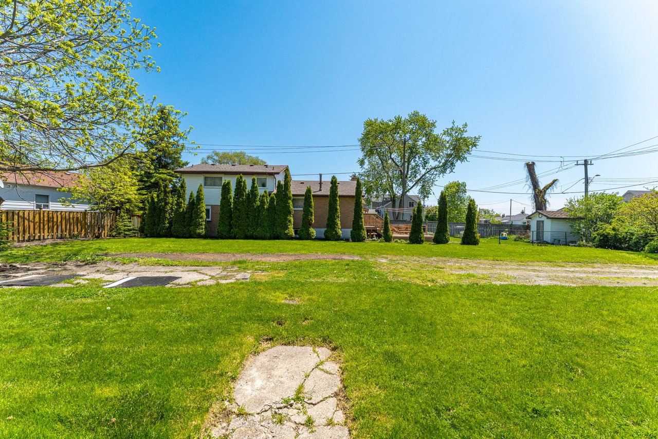 1063 Alexandra Ave